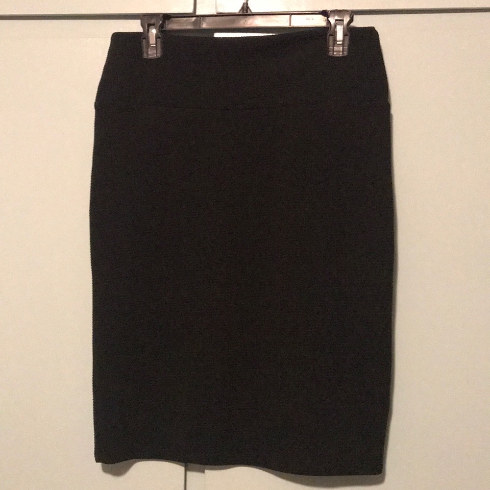 Medium Lularoe black Cassie